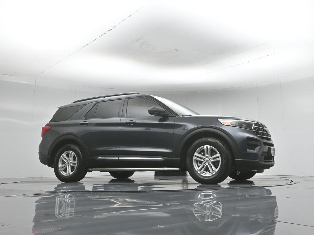 Certified 2022 Ford Explorer XLT RWD image 55