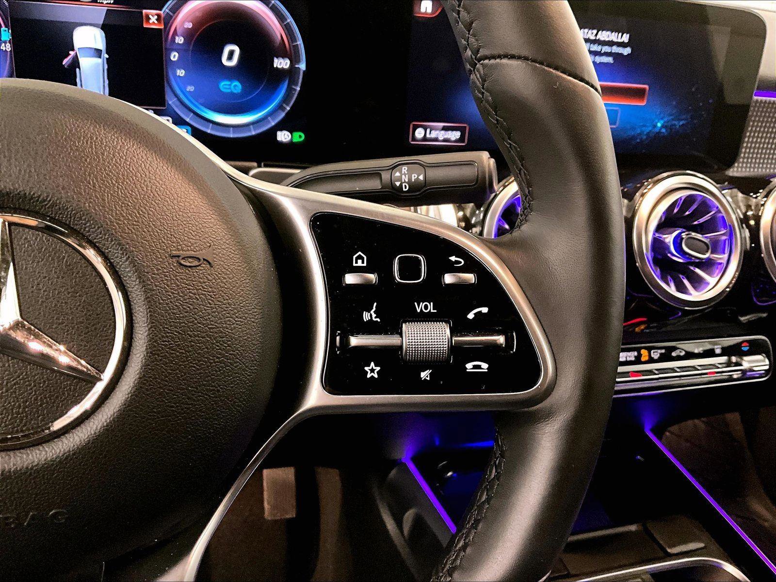 Used 2022 Mercedes-Benz EQB 300 4MATIC image 18