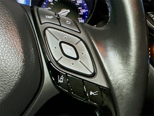 Used 2018 Toyota C-HR XLE image 27