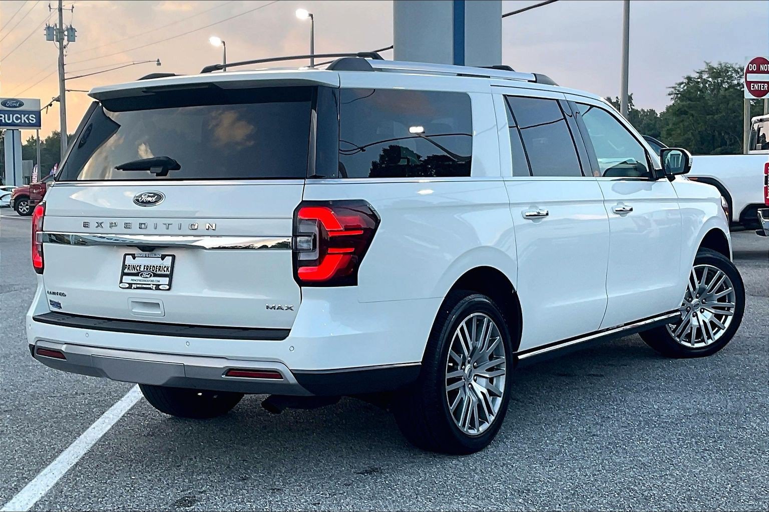 Certified 2024 Ford Expedition Max Limited w/ Excursion Package AWD/4WD image 12