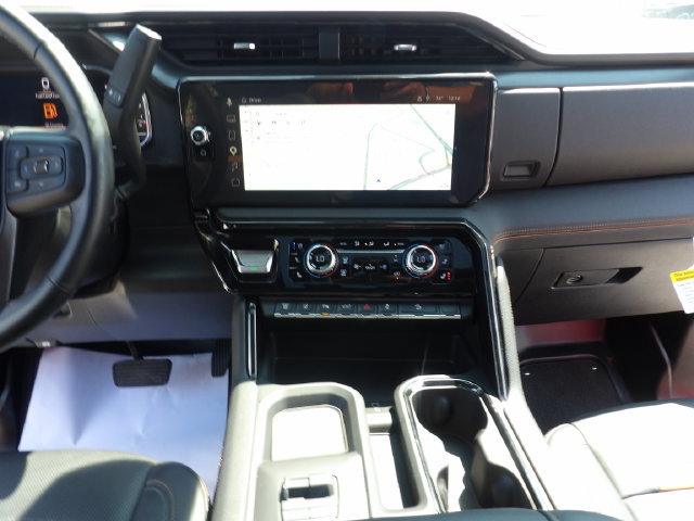 Used 2025 GMC Sierra 3500 AT4 w/ AT4 Premium Plus Package AWD/4WD image 17