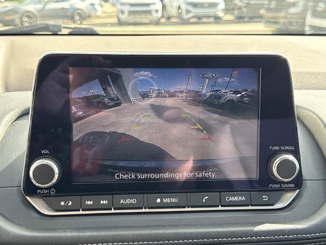 Used 2023 Nissan Rogue SV FWD image 25