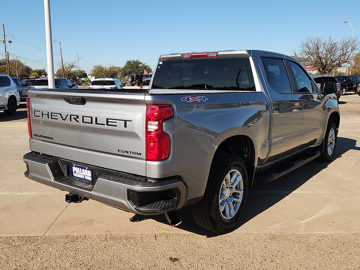 Used 2025 Chevrolet Silverado 1500 Custom w/ Turbomax Blackout Package AWD/4WD image 4