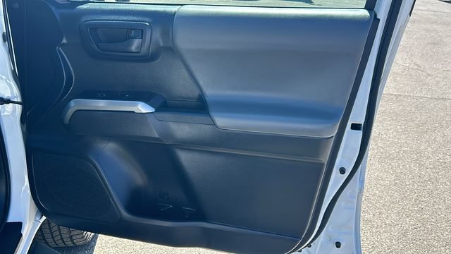 Used 2021 Toyota Tacoma SR5 AWD/4WD image 10