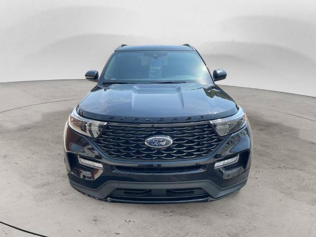 Certified 2023 Ford Explorer ST-Line AWD/4WD image 2