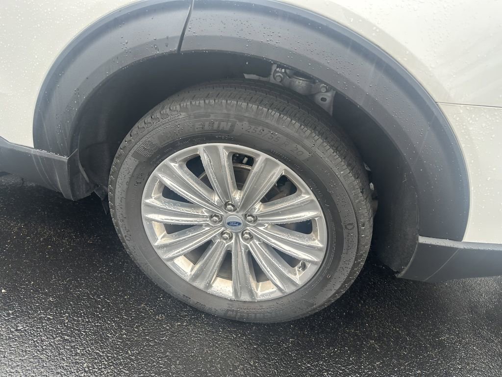 Certified 2022 Ford Explorer Limited w/ Limited Technology Package AWD/4WD image 6