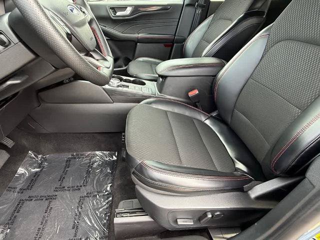 Certified 2025 Ford Escape ST-Line Select AWD/4WD image 13