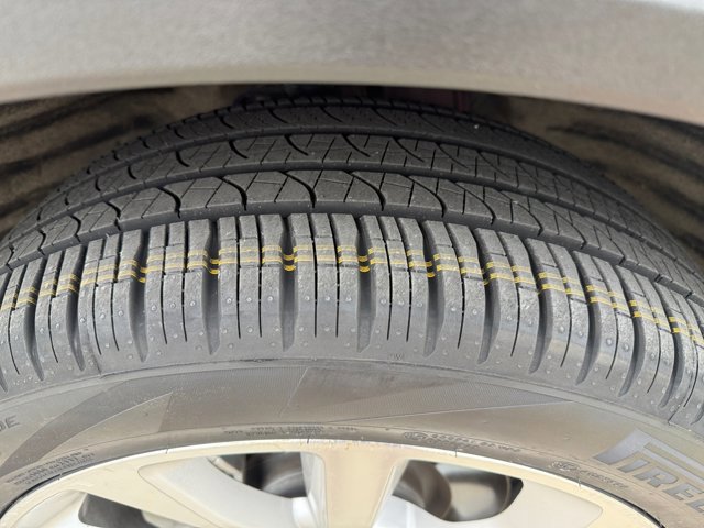 Certified 2024 Ford Explorer Platinum w/ Technology Package image 24