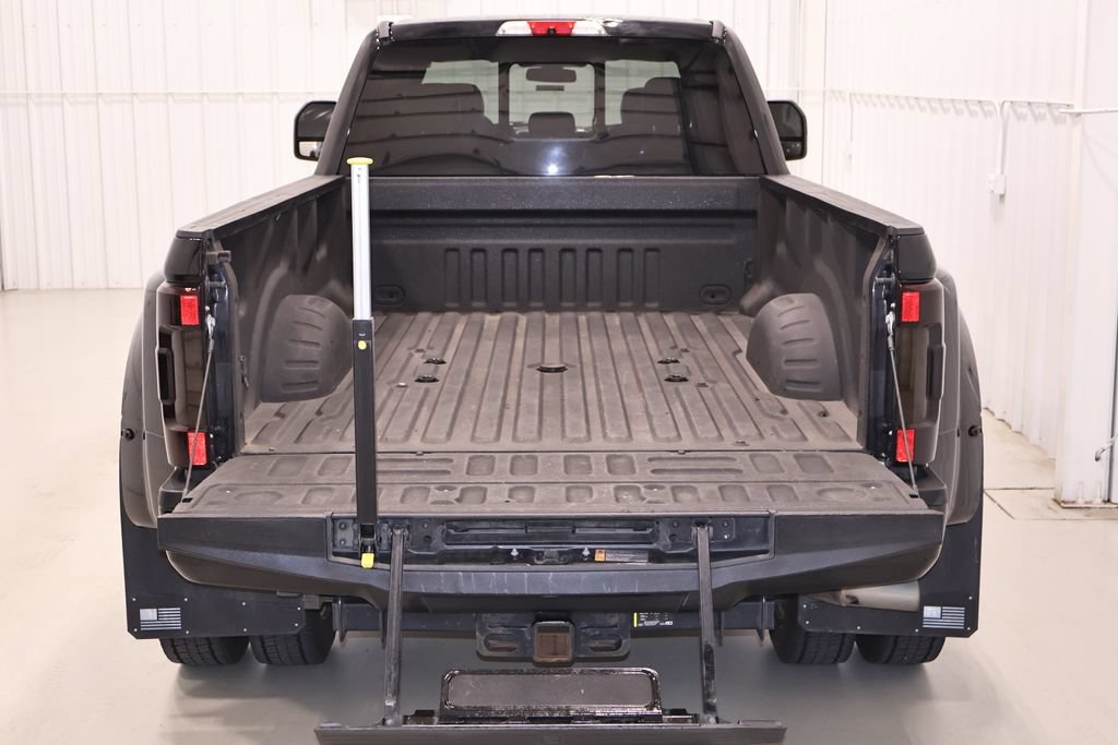 Certified 2019 Ford F450 Platinum w/ Platinum Ultimate Package AWD/4WD image 42