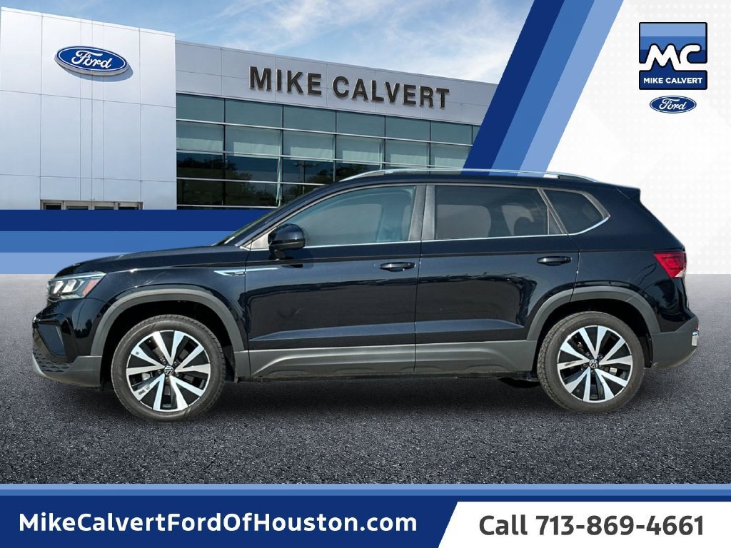 Used 2024 Volkswagen Taos SE FWD image 2