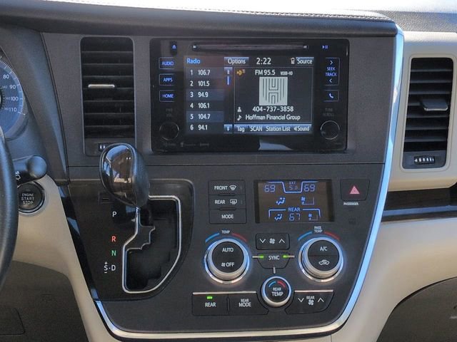Used 2017 Toyota Sienna L image 18
