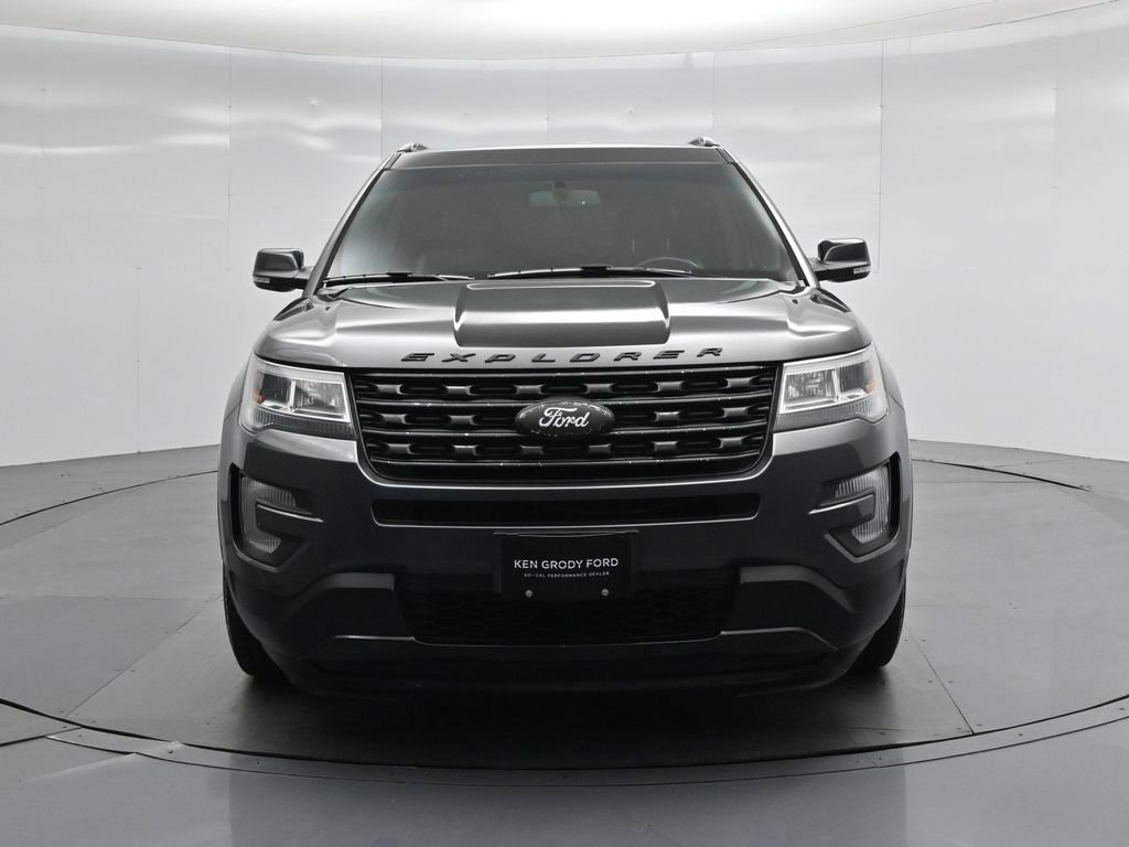 Certified 2017 Ford Explorer XLT w/ Equipment Group 202A FWD image 24