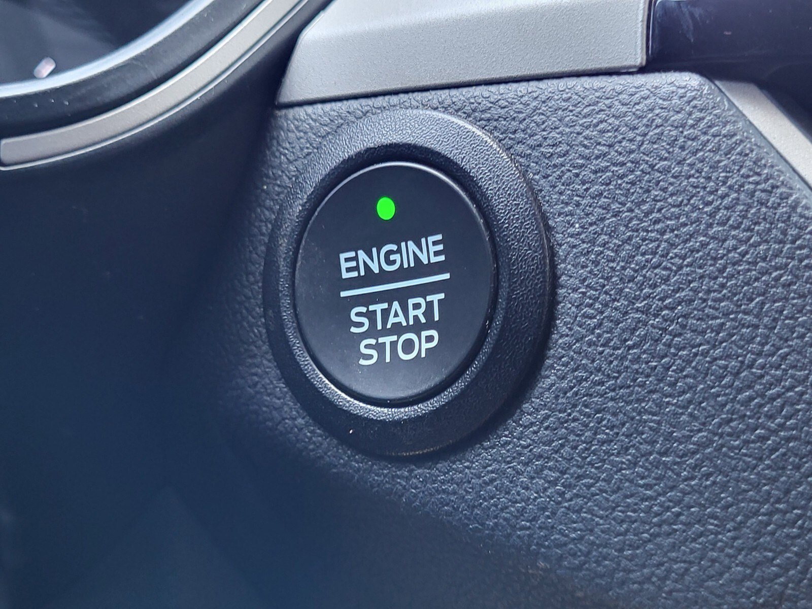 Certified 2022 Ford Escape SE w/ SE Sport Appearance Package image 23