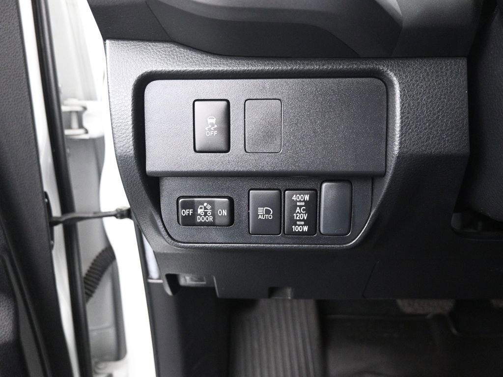 Used 2022 Toyota Tacoma TRD Sport image 12