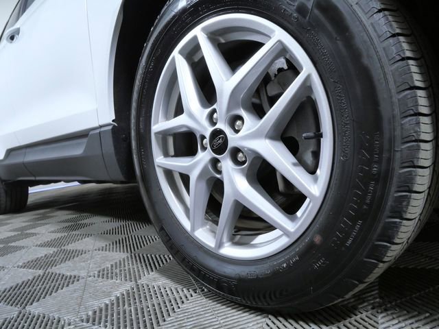 Certified 2024 Ford Edge SEL w/ Convenience Package AWD/4WD image 2