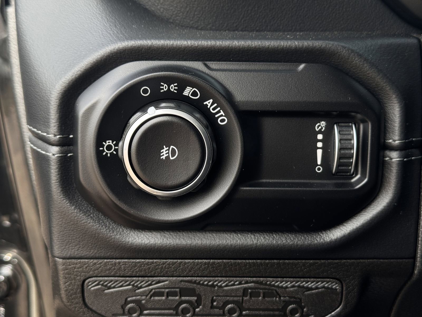 Used 2024 Jeep Wrangler Sahara w/ Safety Group image 23