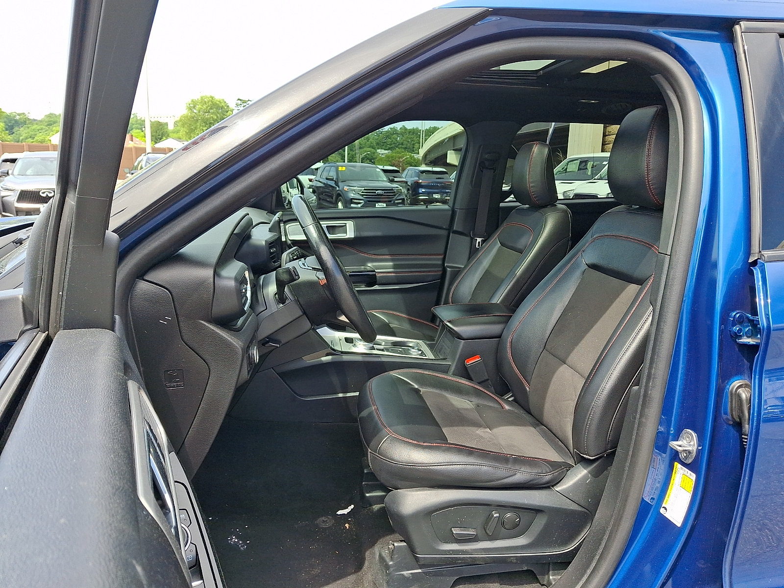 Certified 2023 Ford Explorer ST-Line w/ Class IV Trailer Tow Package AWD/4WD image 14