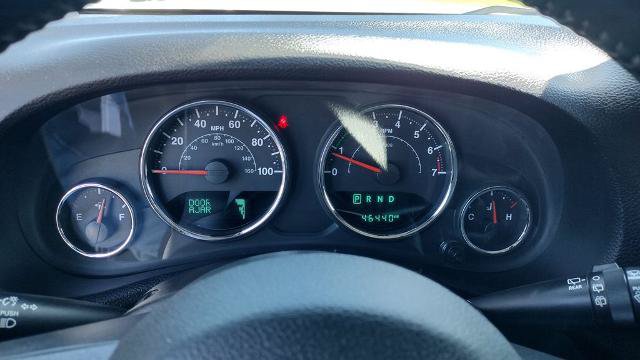 Used 2017 Jeep Wrangler Sahara w/ Connectivity Group AWD/4WD image 16