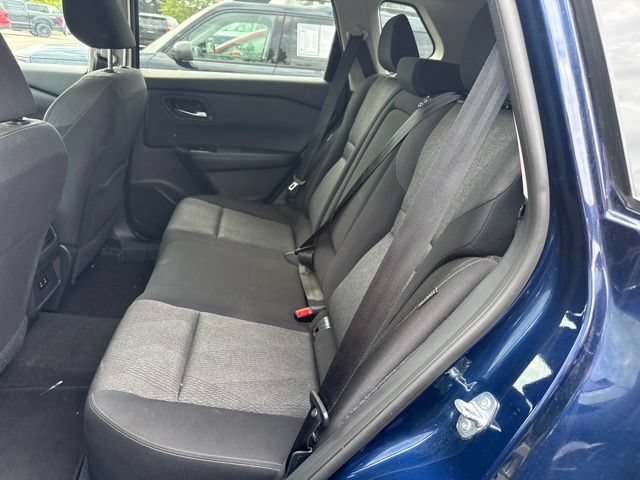 Used 2024 Nissan Rogue SV AWD/4WD image 3
