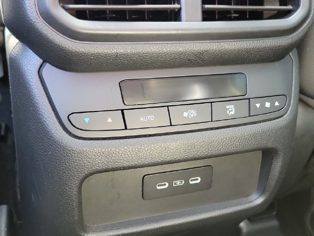 Used 2024 Honda Pilot Touring image 28