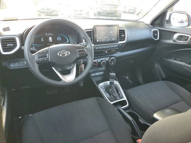 Used 2023 Hyundai Venue SE image 11