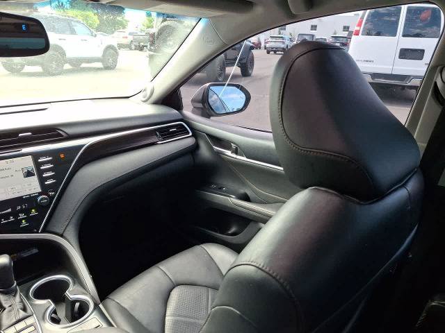 Used 2018 Toyota Camry XLE FWD image 11
