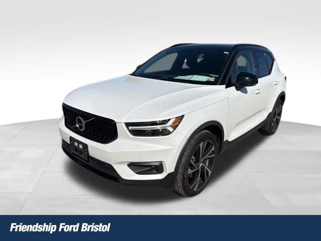 Used 2019 Volvo XC40 T4 R-Design