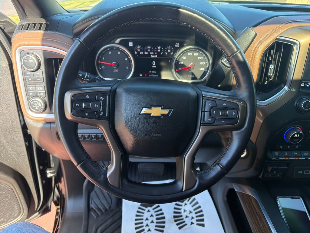Used 2022 Chevrolet Silverado 2500 High Country w/ Technology Package AWD/4WD image 17