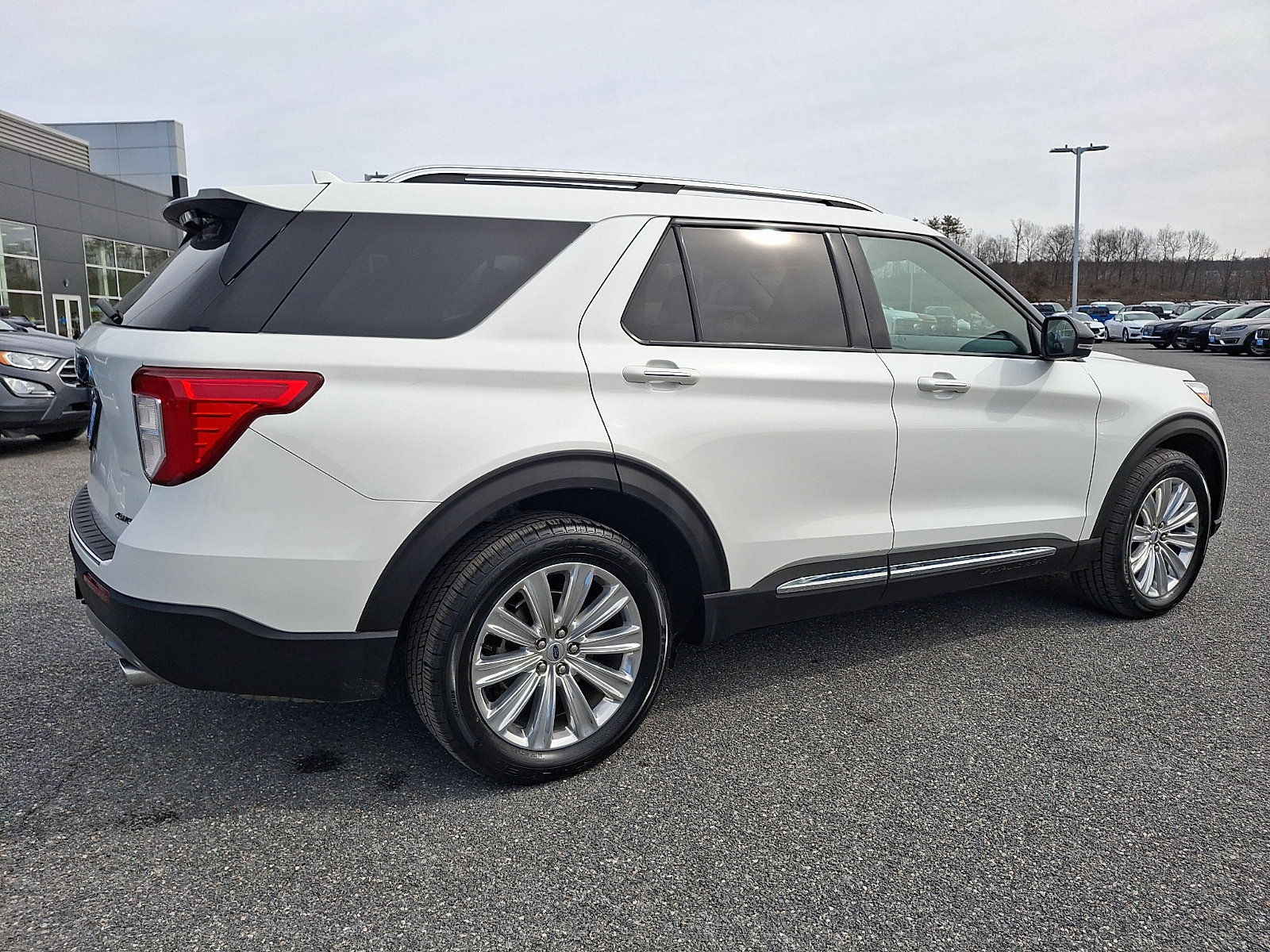 Certified 2022 Ford Explorer Limited w/ Limited Technology Package image 4