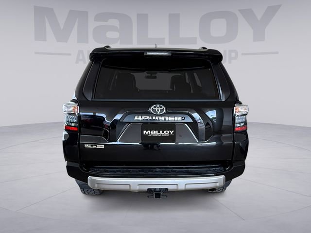 Used 2018 Toyota 4Runner TRD Off-Road Premium AWD/4WD image 4