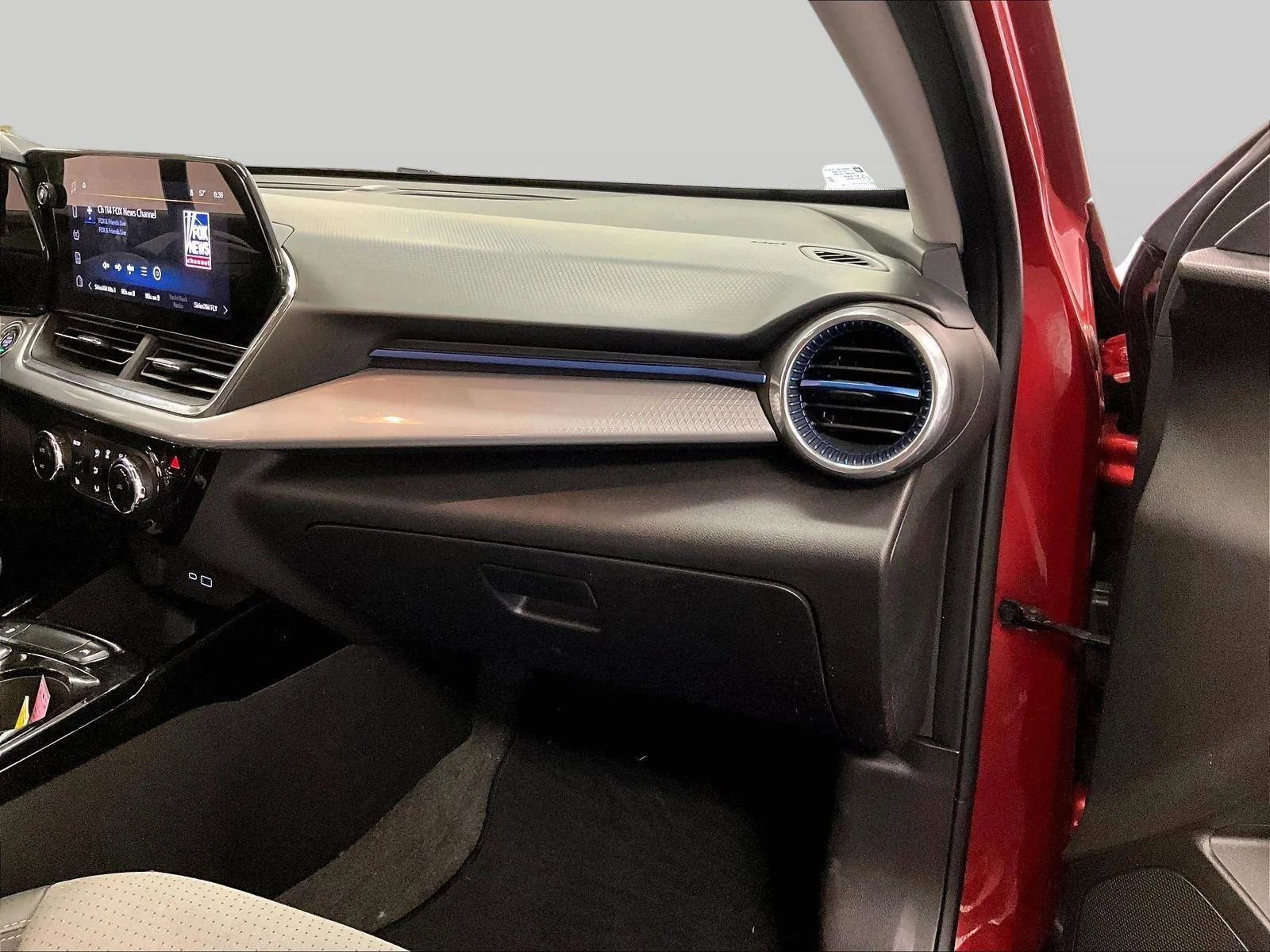 Used 2024 Chevrolet Trax LT w/ Driver Confidence Package image 15