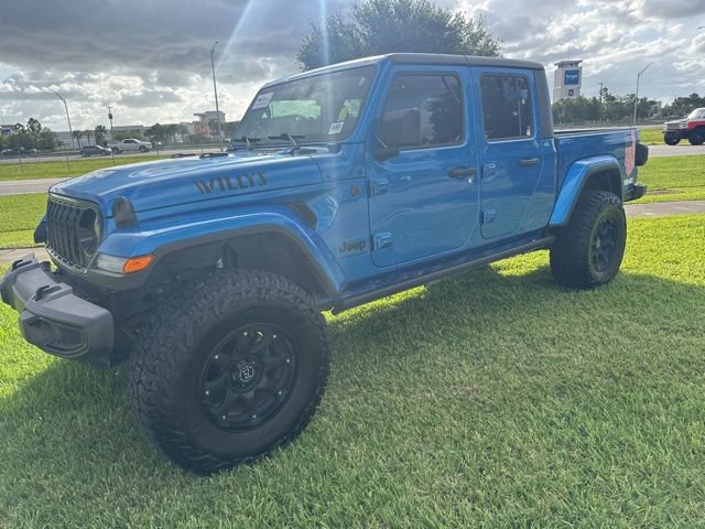 Used 2024 Jeep Gladiator Sport AWD/4WD image 5