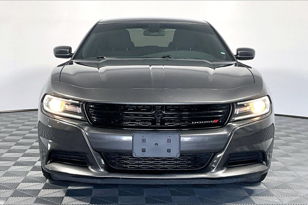 Used 2020 Dodge Charger SXT RWD image 3