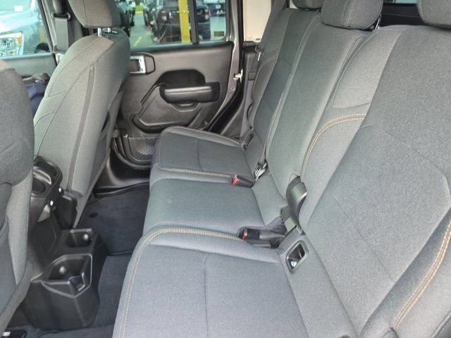 Used 2025 Jeep Gladiator Sport AWD/4WD image 13