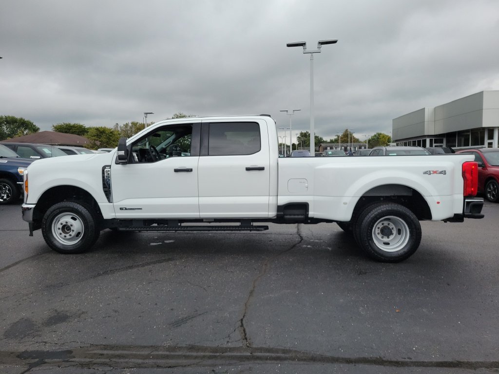 Certified 2025 Ford F350 XLT AWD/4WD image 7