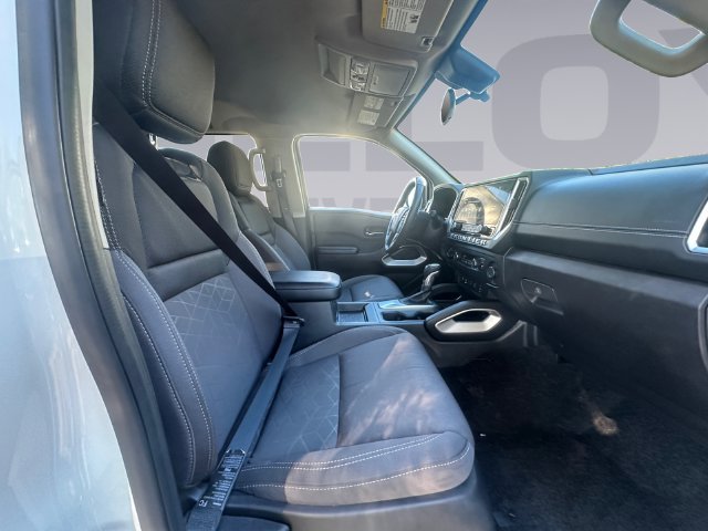 Used 2025 Nissan Frontier SV w/ SV Convenience Package AWD/4WD image 17