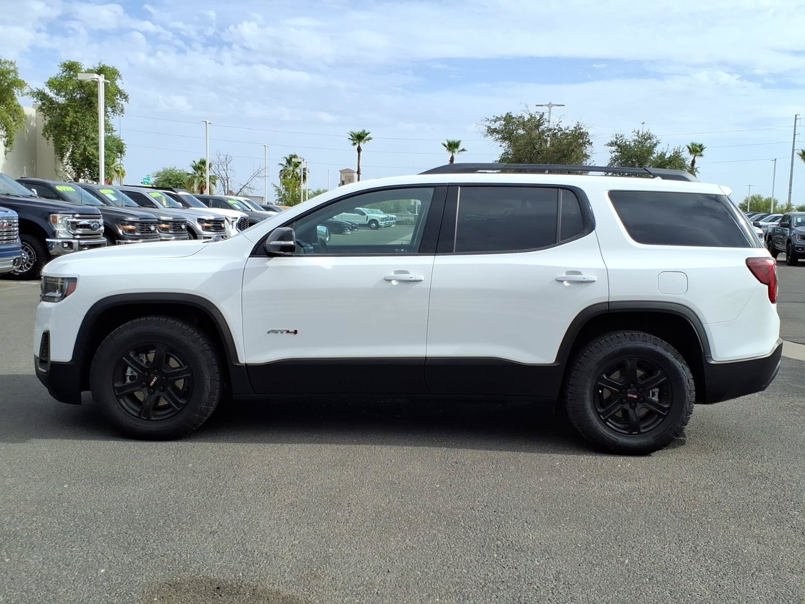 Used 2023 GMC Acadia AT4 w/ Technology Package AWD/4WD image 2