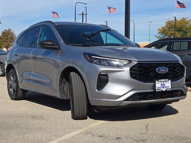 Certified 2023 Ford Escape ST-Line w/ Tech Pack #1 AWD/4WD image 3