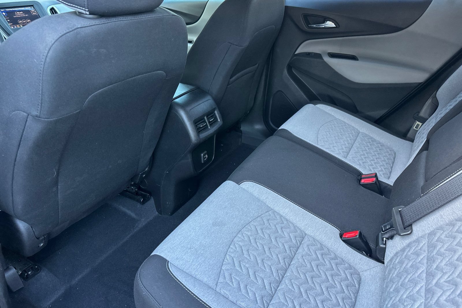Used 2022 Chevrolet Equinox LT FWD image 11