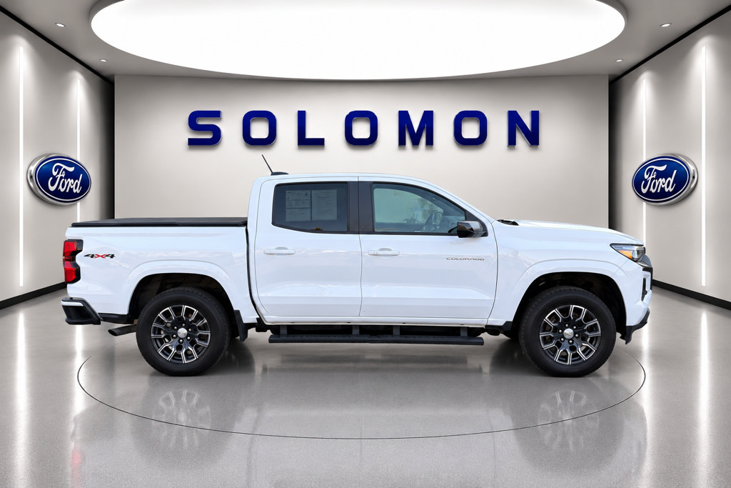 Used 2024 Chevrolet Colorado LT w/ LT Convenience Package III AWD/4WD image 8