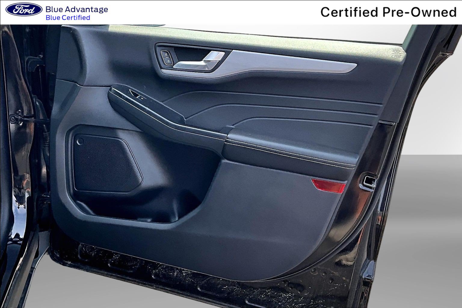Certified 2025 Ford Escape Platinum AWD/4WD image 26