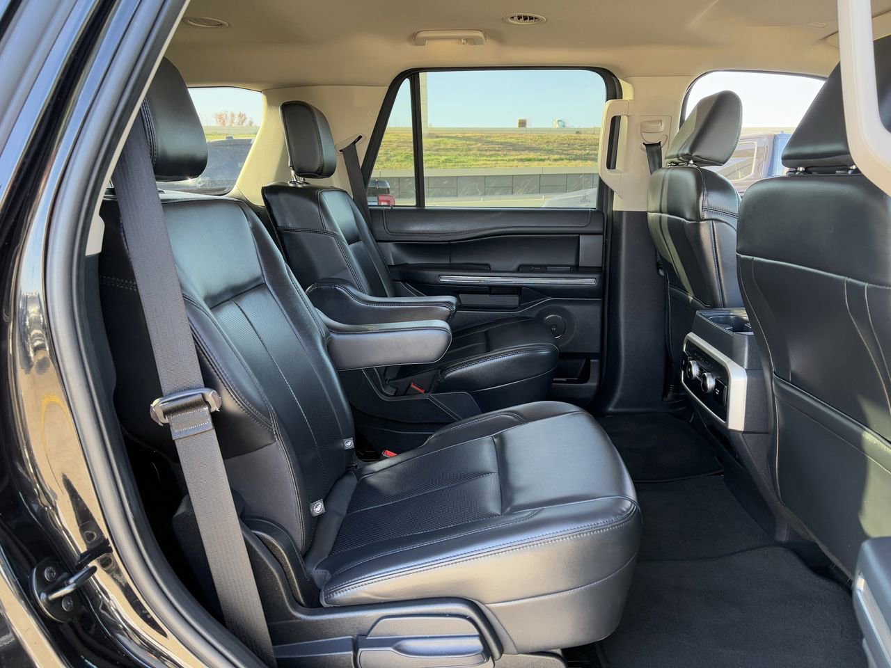 Certified 2024 Ford Expedition XLT image 29