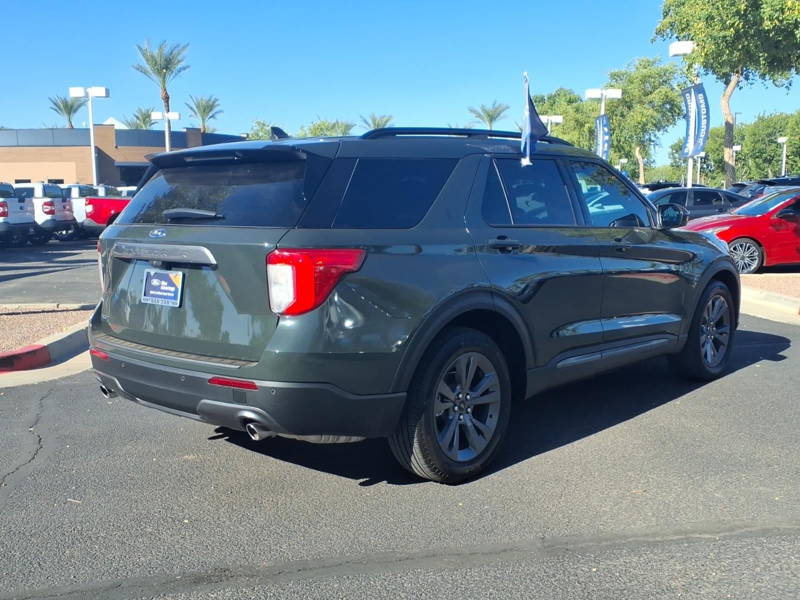 Certified 2024 Ford Explorer XLT w/ Equipment Group 202A RWD image 4