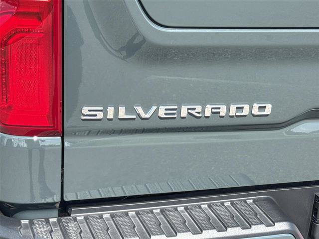 Used 2026 Chevrolet Silverado 1500 High Country w/ Technology Package AWD/4WD image 11