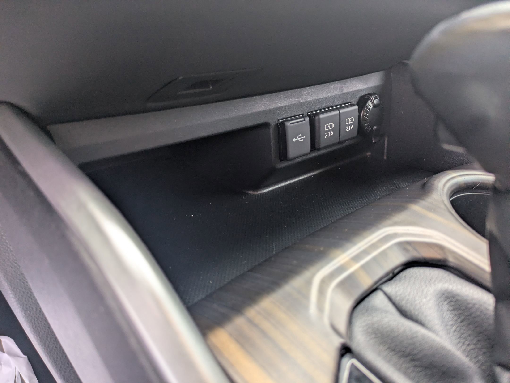 Used 2021 Toyota Highlander L image 24