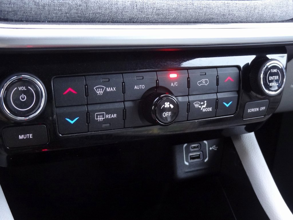 Used 2022 Jeep Compass Latitude w/ Convenience Group image 35