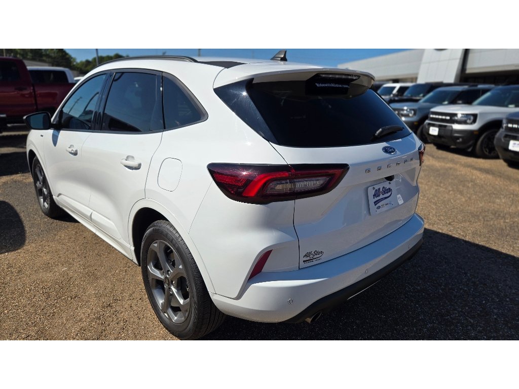 Certified 2023 Ford Escape ST-Line w/ Tech Pack #1 FWD image 4