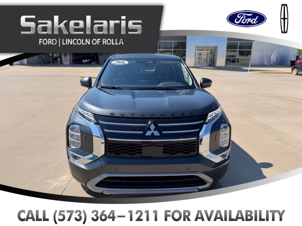Used 2025 Mitsubishi Outlander SE AWD/4WD image 2