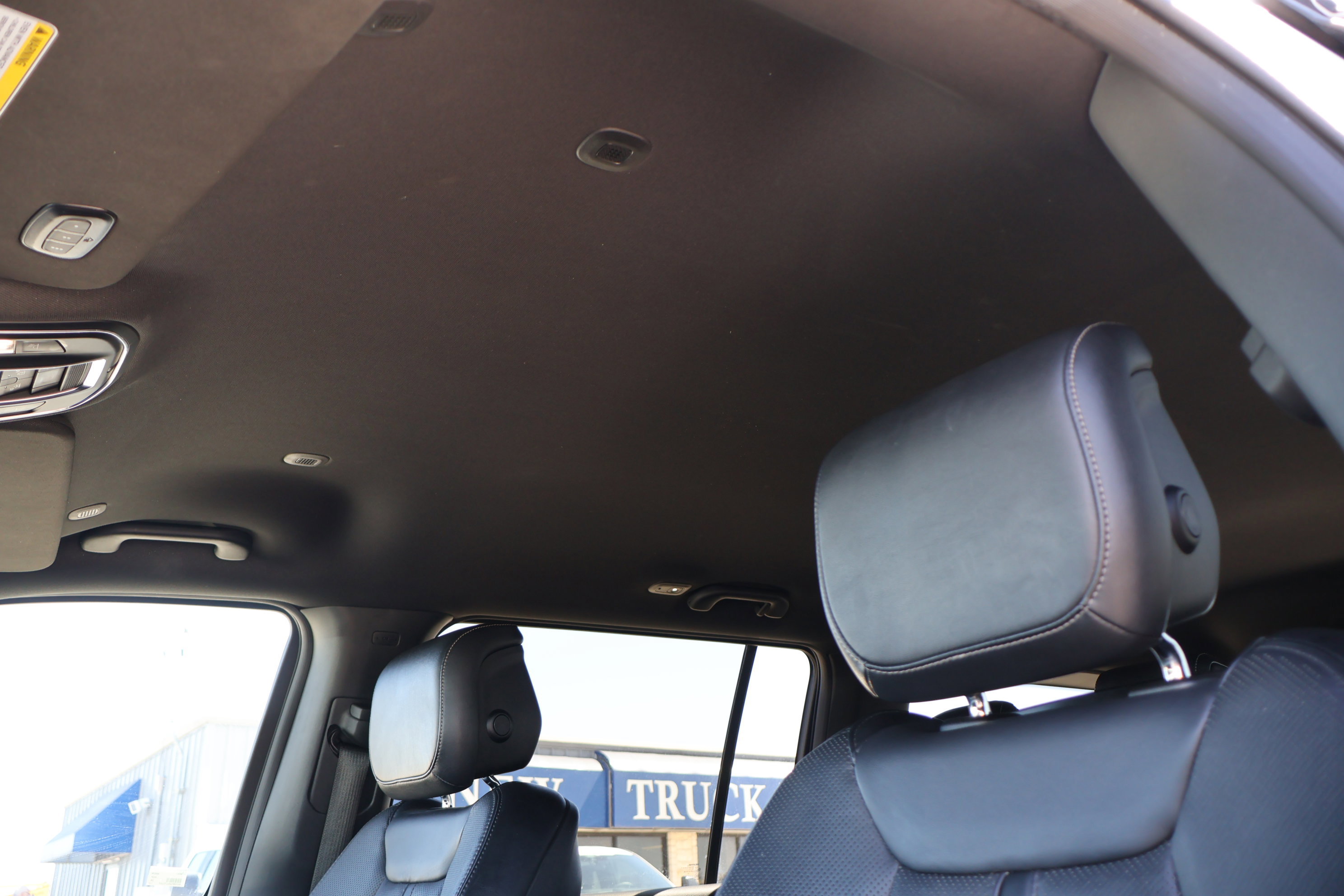 Used 2024 Jeep Wagoneer Series II w/ Flexible Seating Group image 16