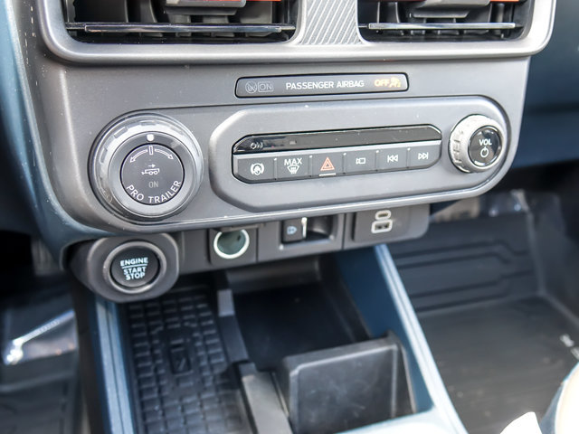 Certified 2025 Ford Maverick Lariat w/ 4K Tow Package AWD/4WD image 20